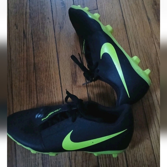 Nike - Phantom Venom VNM Neon Green/Black Youth 6Y Stretch Cleats.  #A00396-007 - Picture 1 of 10
